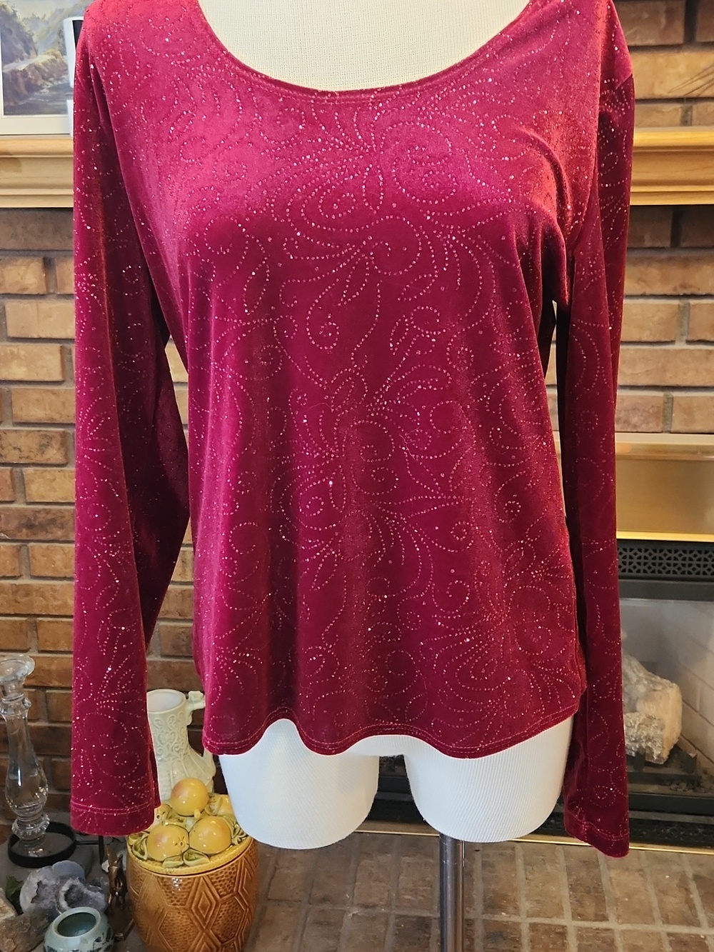 Willi Smith Burgundy Red Velvet Scoop Neck Top Size XL Metallic Design Scrolls